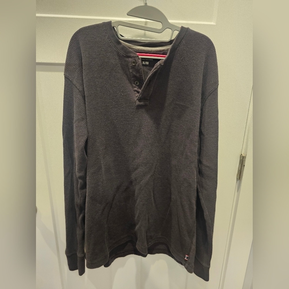 IZOD Men’s XL Charcoal Gray Thermal Henley Long Sleeve Waffle Knit Shirt Casual
